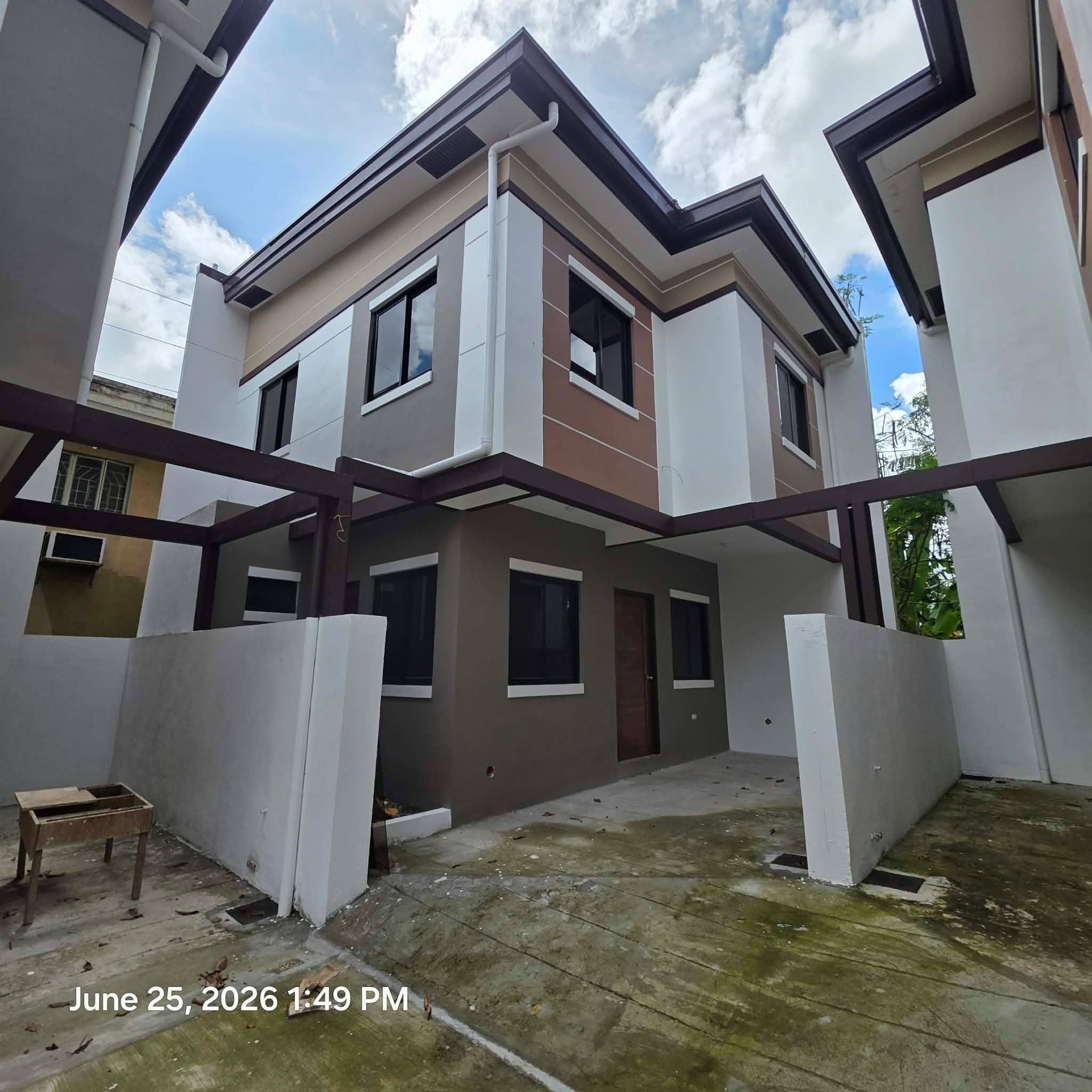 Modern 2-Storey Single-Attached RFO on Elgin St., Fairview